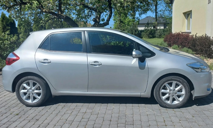 Toyota Auris cena 32000 przebieg: 146000, rok produkcji 2010 z Tarnów małe 92